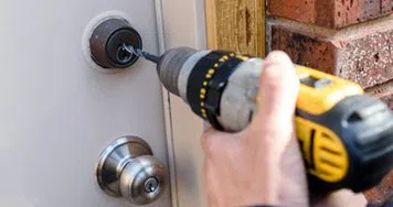 Security Locksmith Services Blauvelt, NY 845-208-2427 - 13-Key-Broke-In-Lock